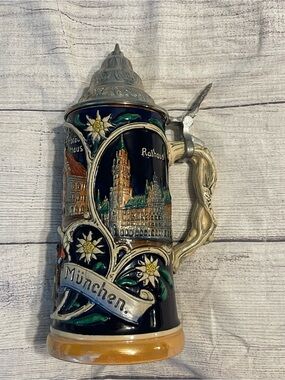 Vintage München Ceramic Beer Stein - Navy Blue with Gold Accents